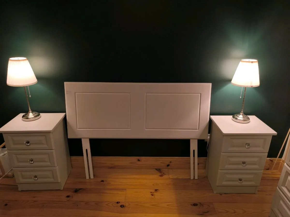 Bedroom furniture - Image 1