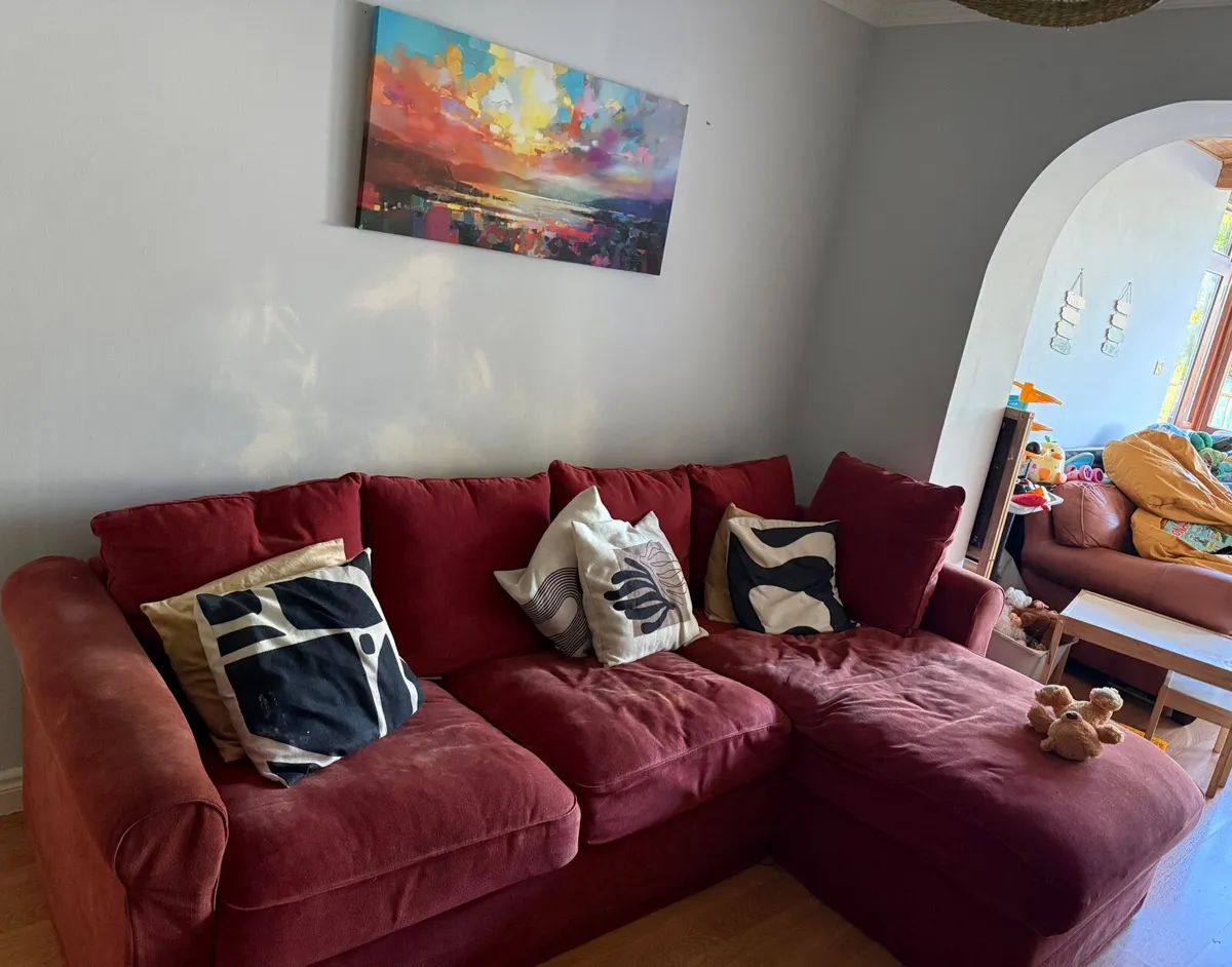 Sofas and bunk bed - Image 1