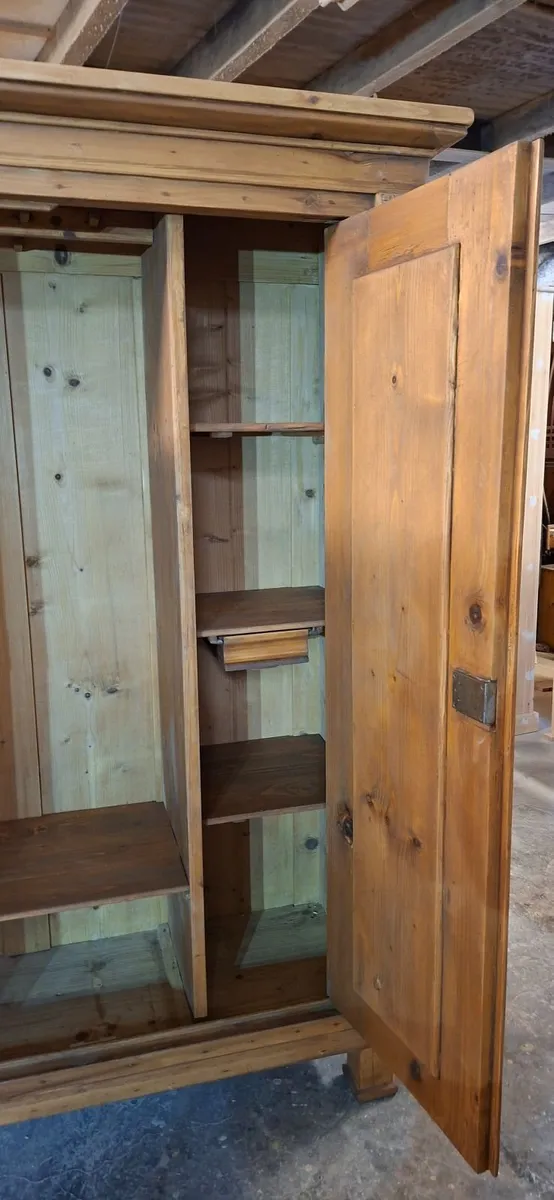Vintage dutch pine wardrobe - Image 4