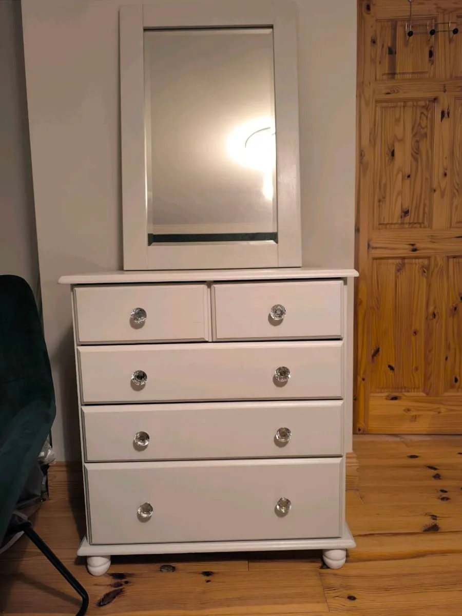 Bedroom dresser and mirror - Image 1