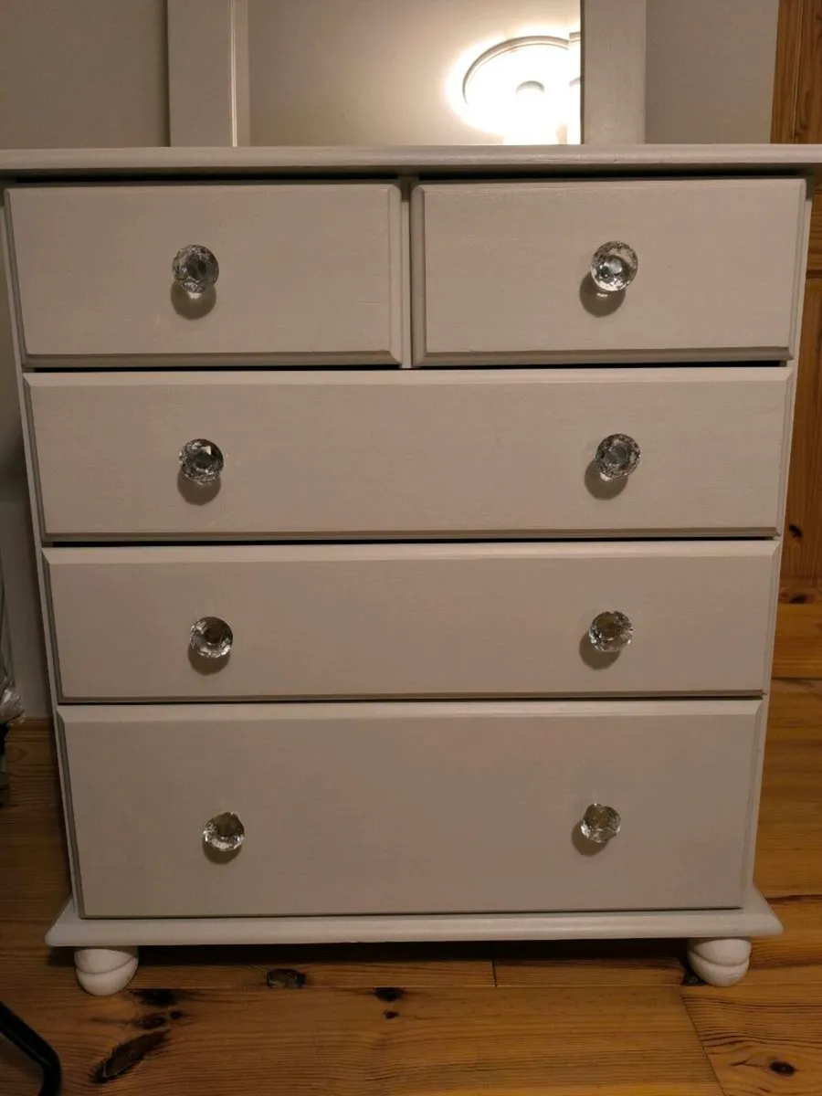 Bedroom dresser and mirror - Image 2