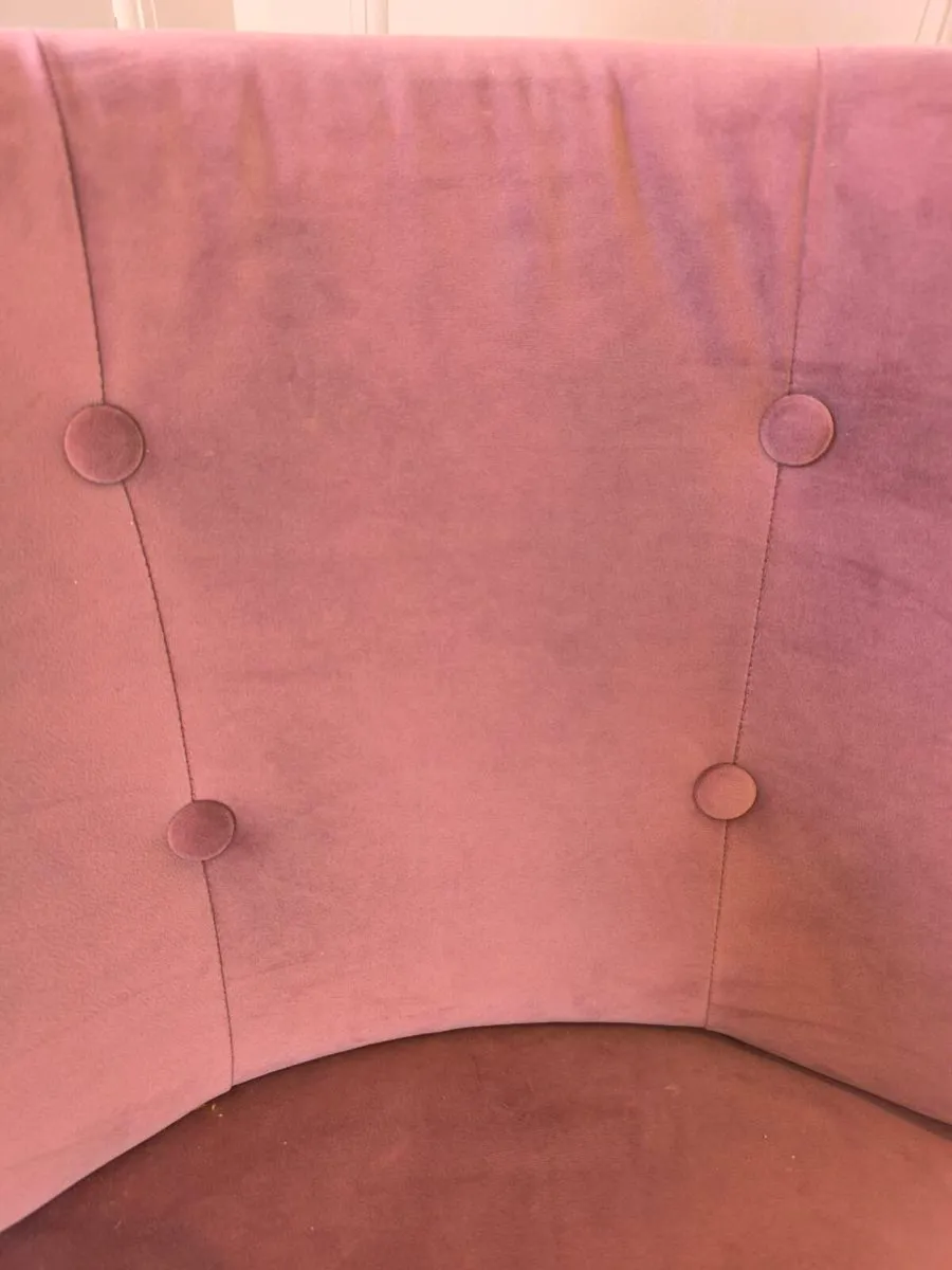 Accent chair - Image 2