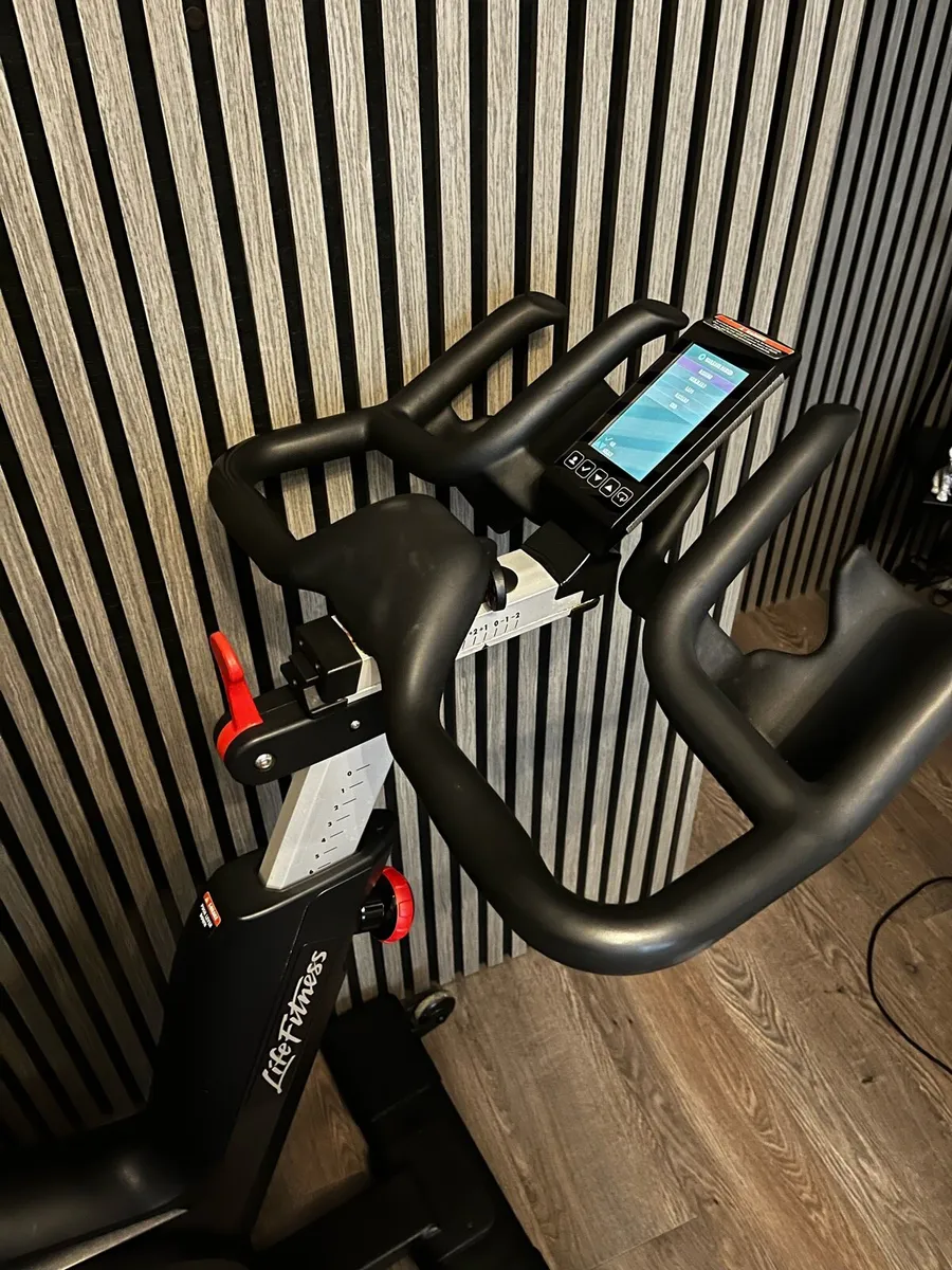 Life fitness iC6 spin bike - Image 3
