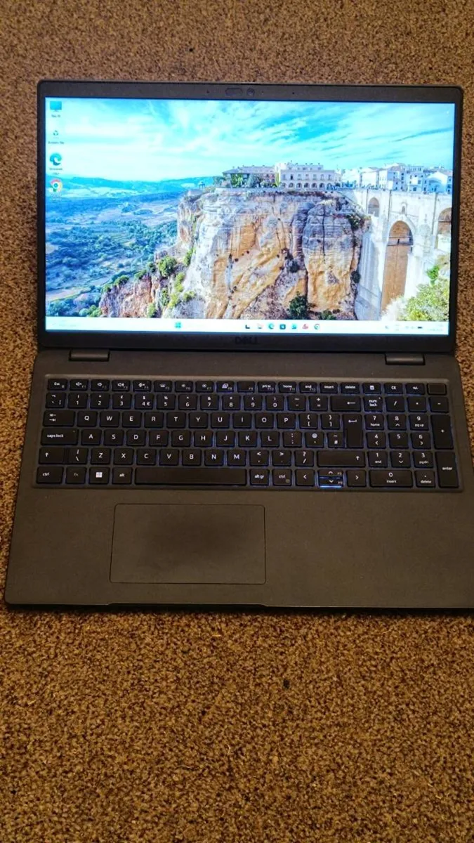 Dell Latitude 3540, i5 13th, 16gb 256Gb - Image 1