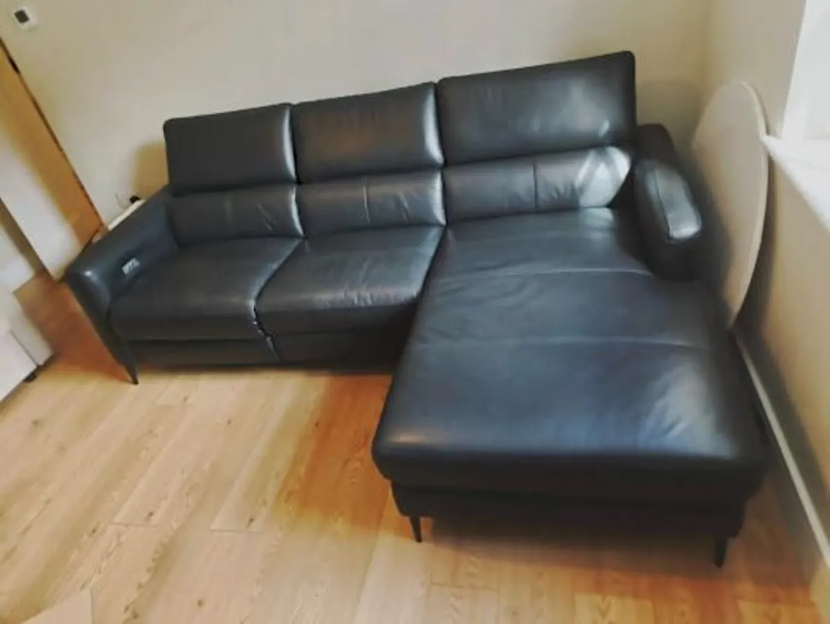 Leather recliner sofa - Image 3