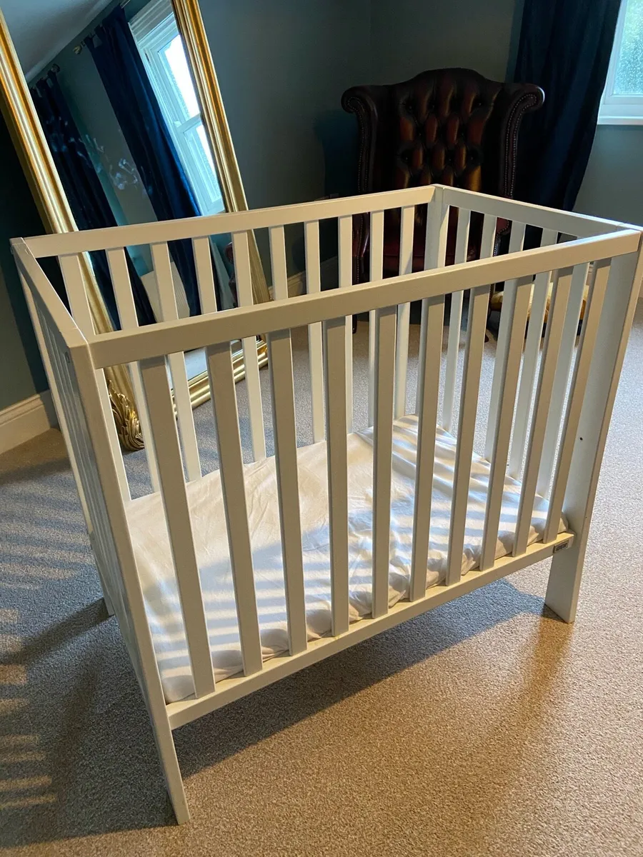 Child’s cot - Image 1