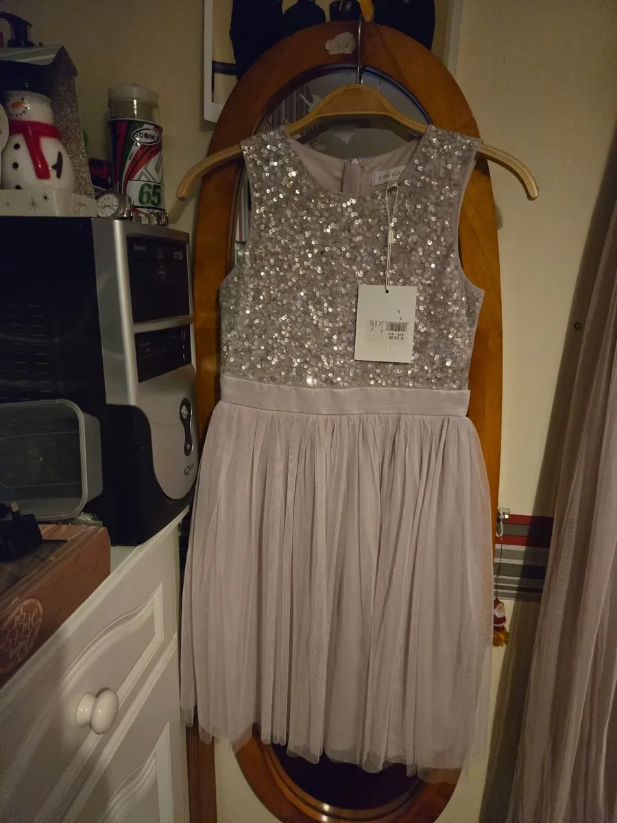 3 bridesmaid dresses and 2 flower girl dresses - Image 1