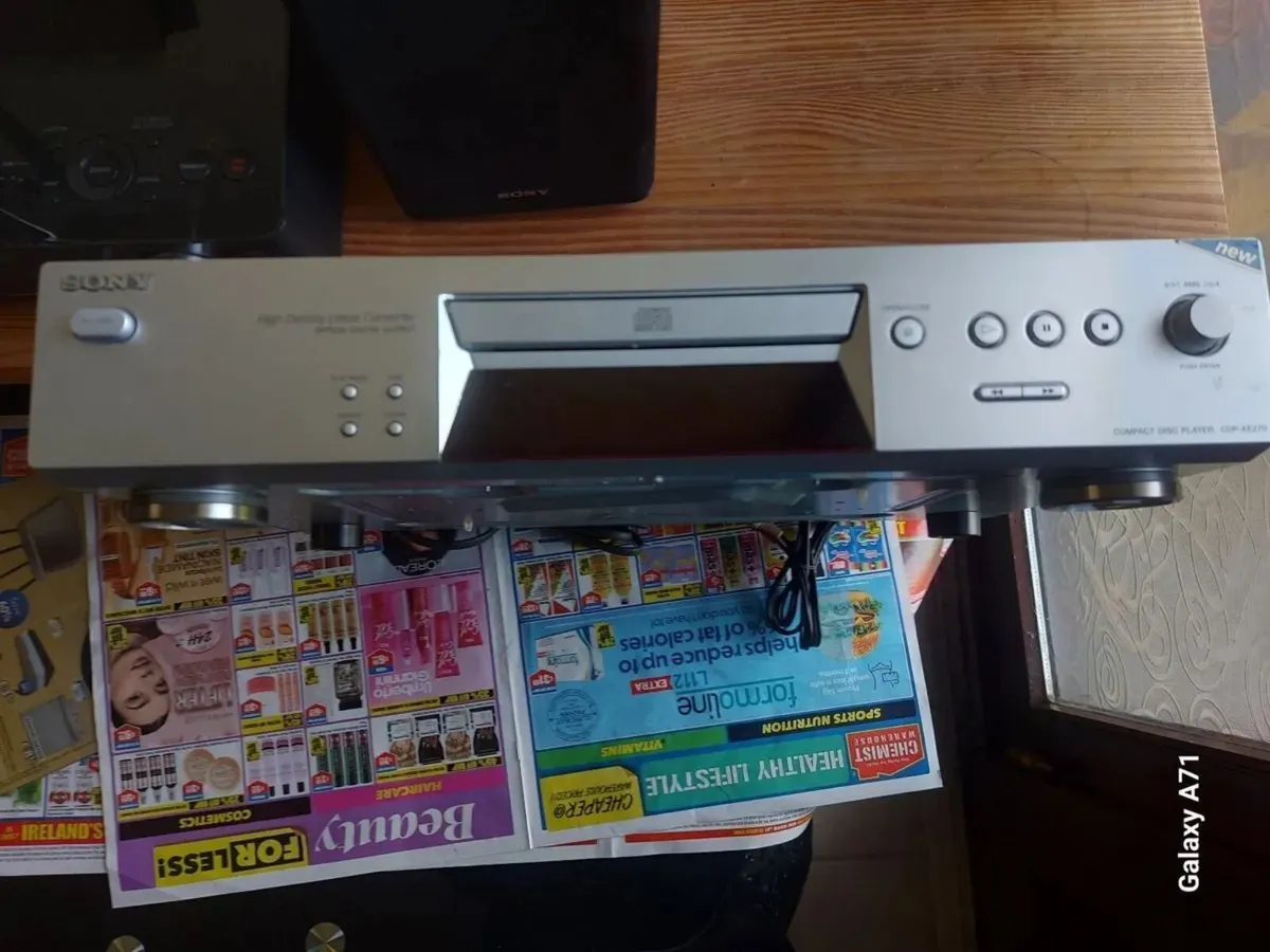 Sony Compact Disc Player, Model CDP-XE270
