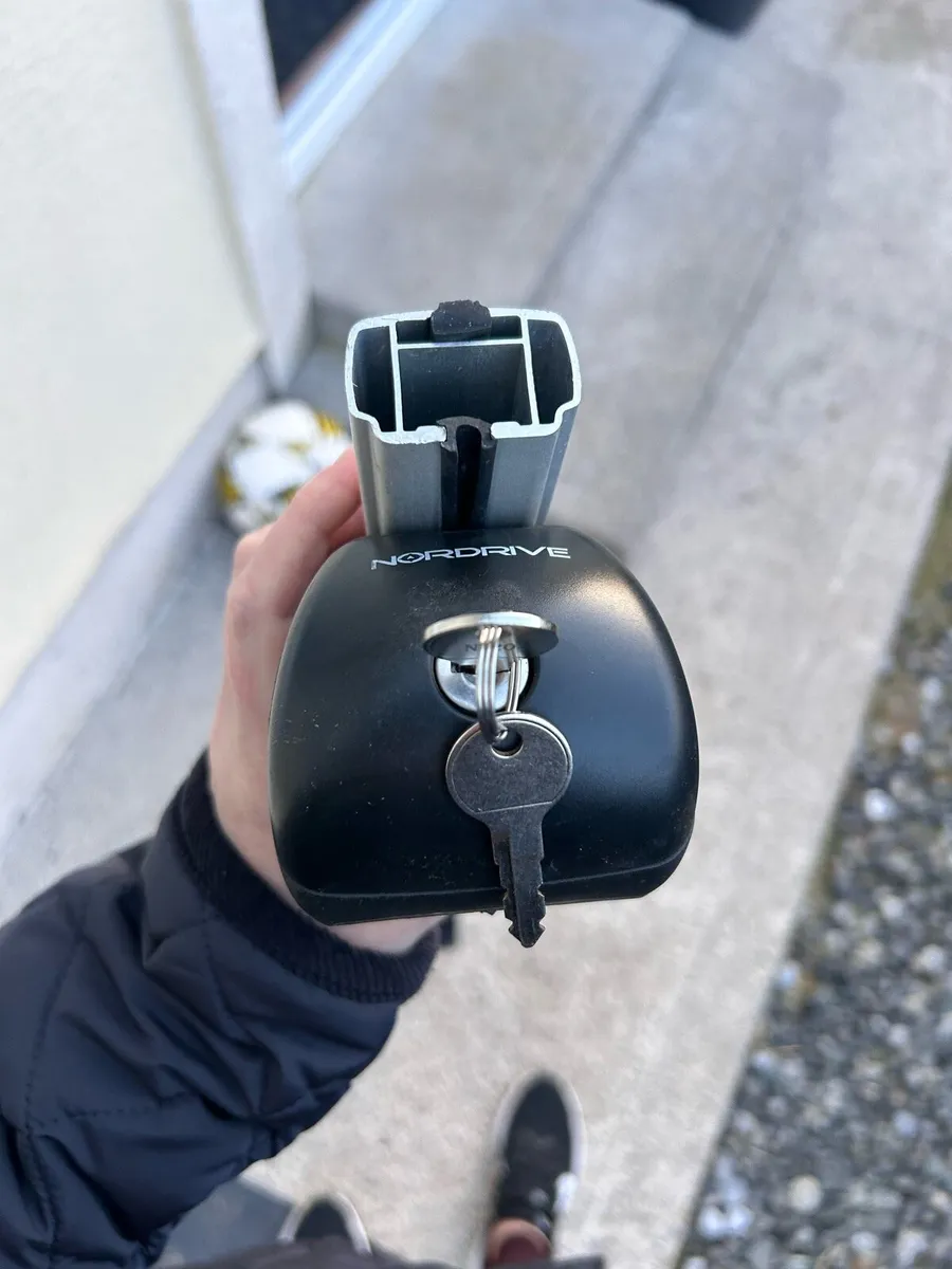 Roof bars for Seat Alhambra 2010 model on wards - Image 1