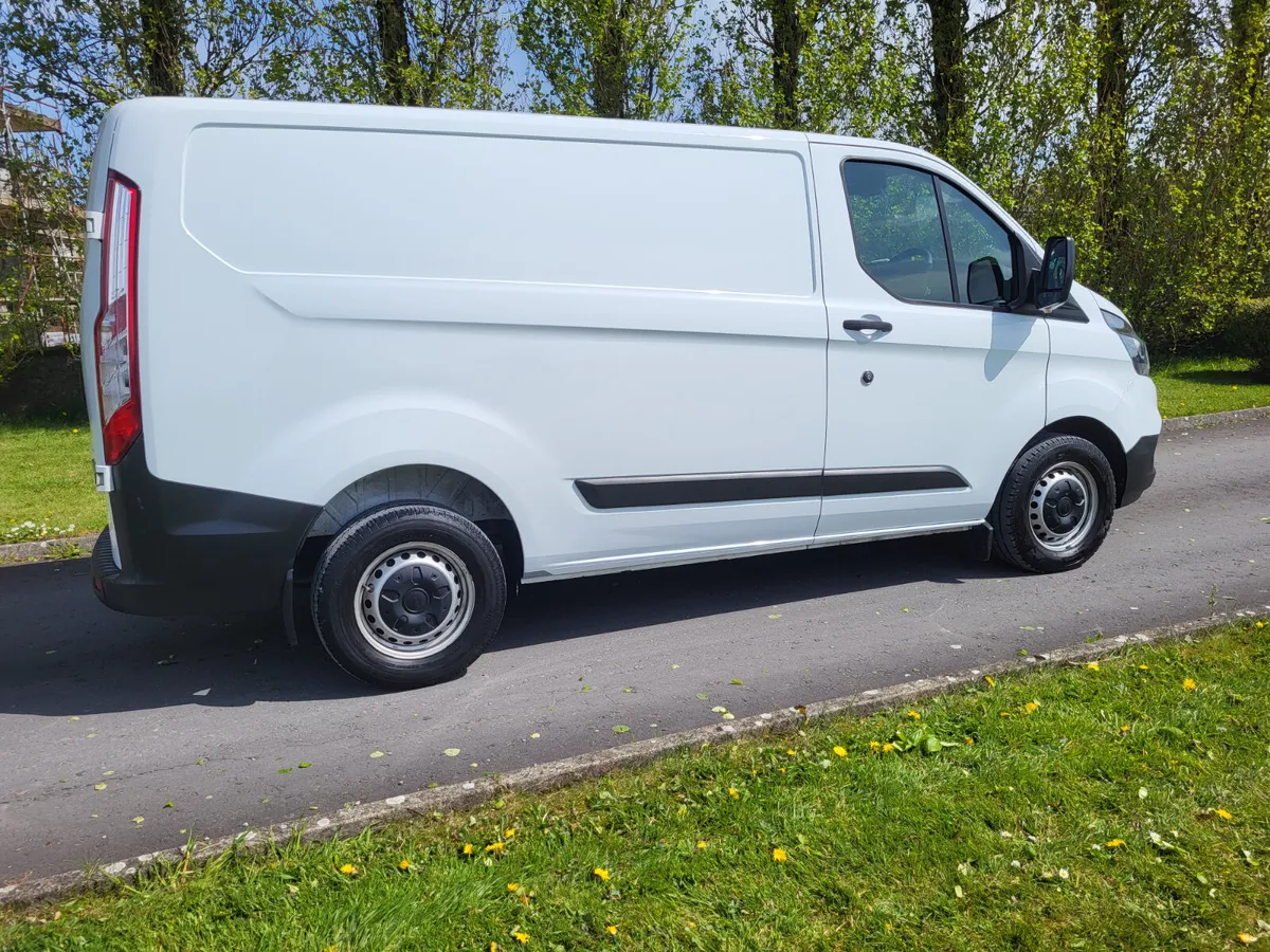 Ford Transit Custom 2021  1 OWNER - Image 2
