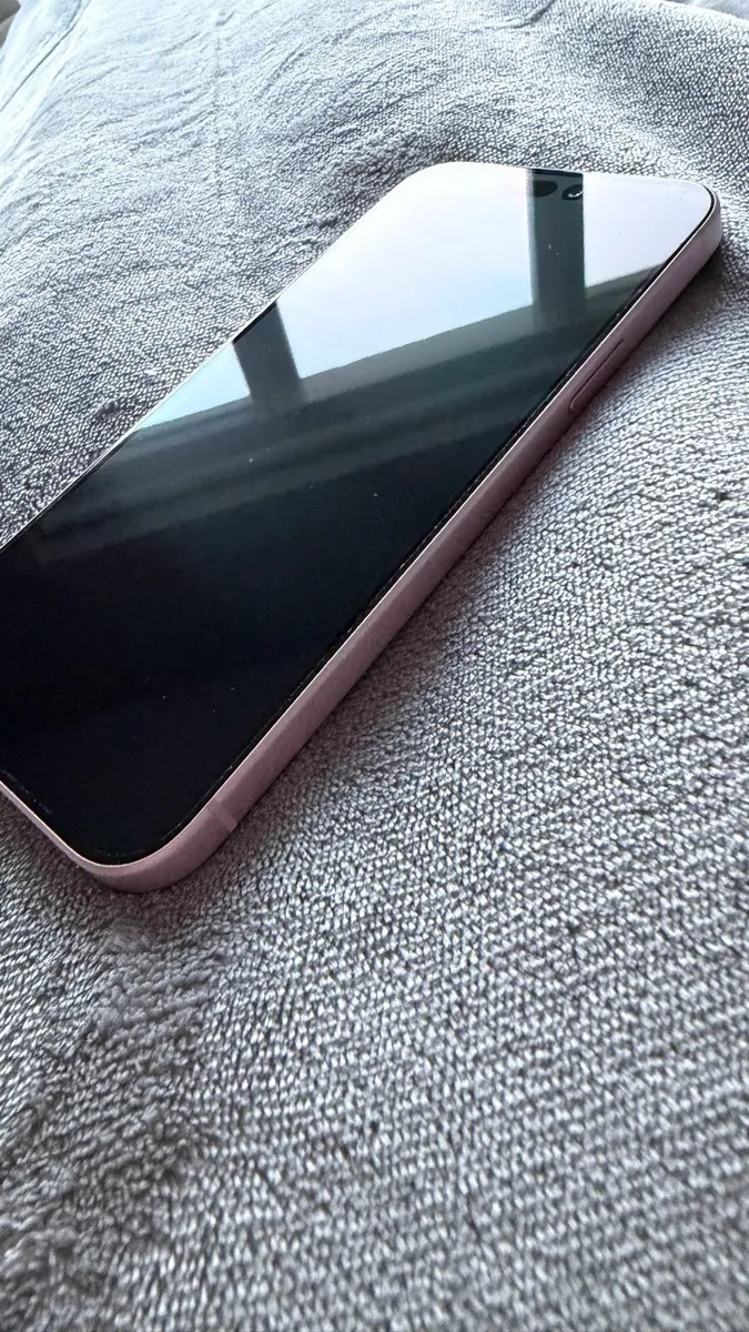 I PHONE 15 PLUS PINK UNLOCKED TO ANY NETWORK - Image 2