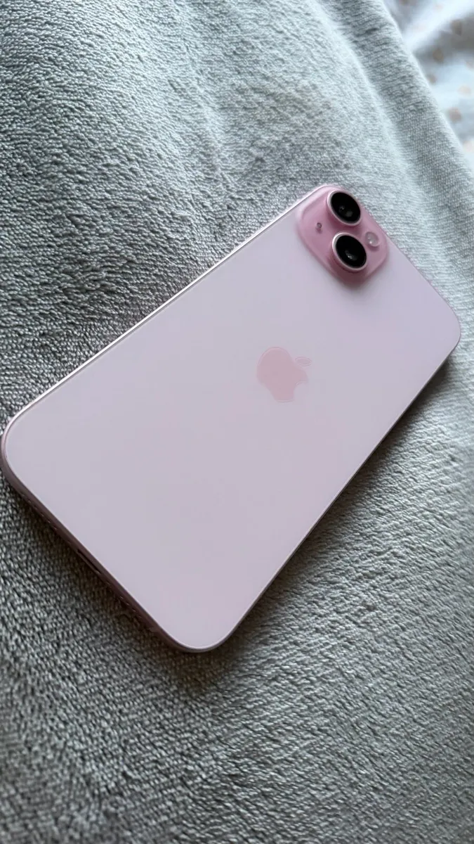 I PHONE 15 PLUS PINK UNLOCKED TO ANY NETWORK - Image 3