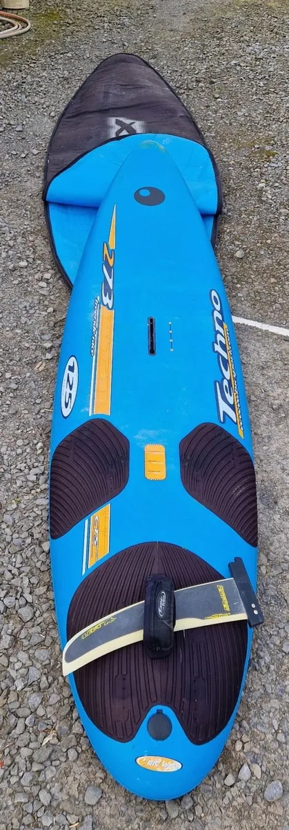 BIC 273 windsurf board ... - Image 1