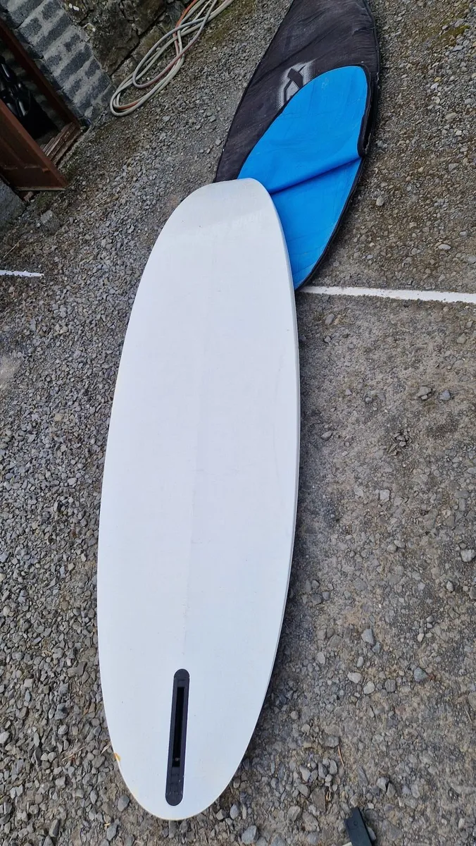 BIC 273 windsurf board ... - Image 4
