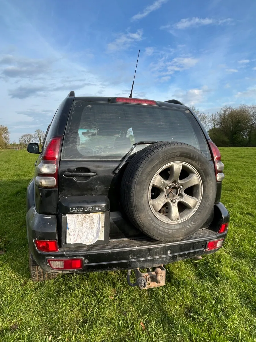 Toyota Land Cruiser 2010 - Image 3