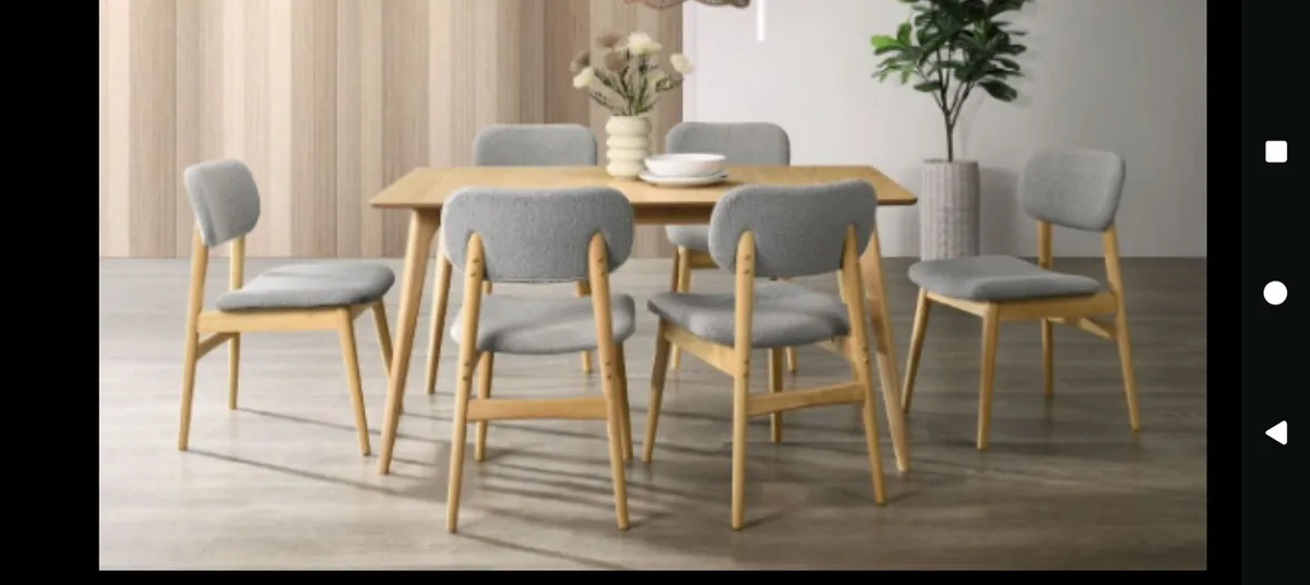 Table and 6 chairs - Image 1