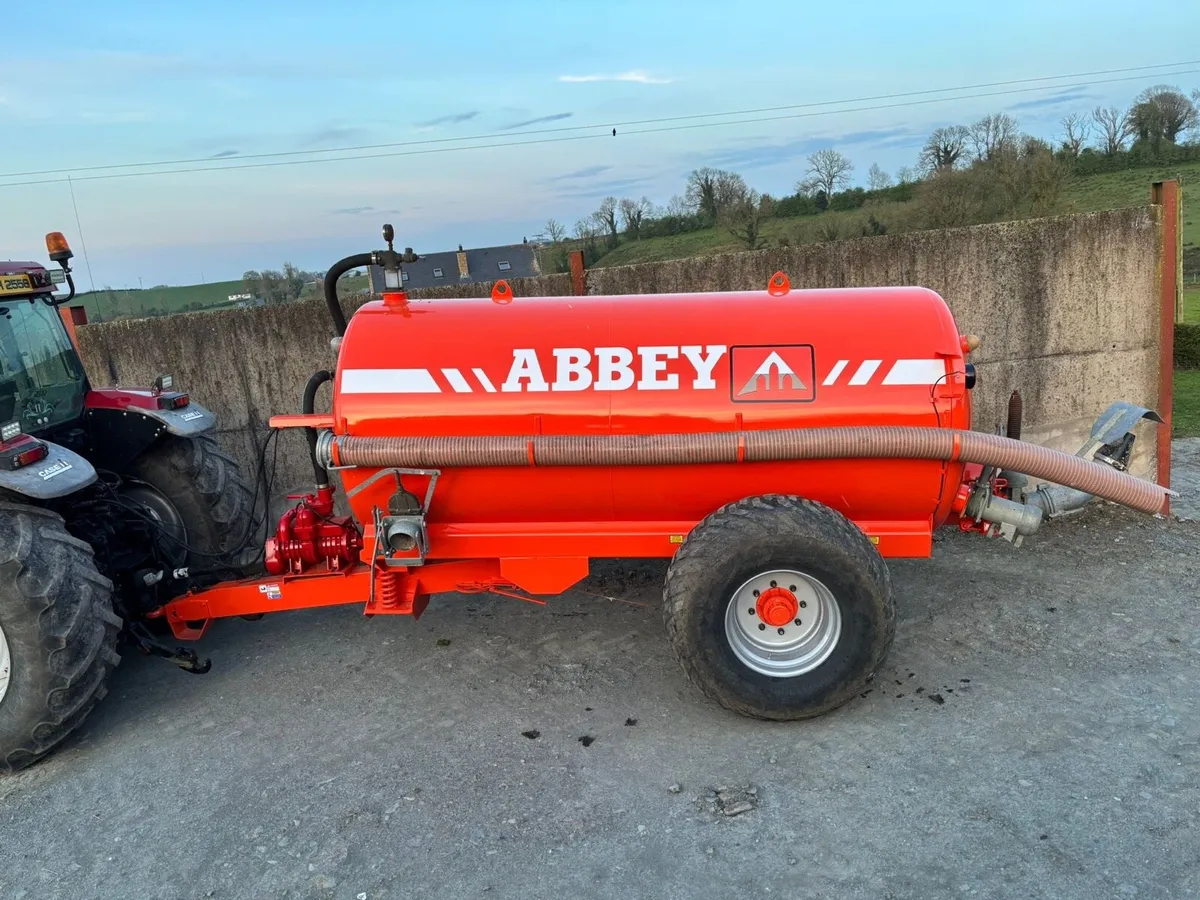 Abbey 1600 - Image 1