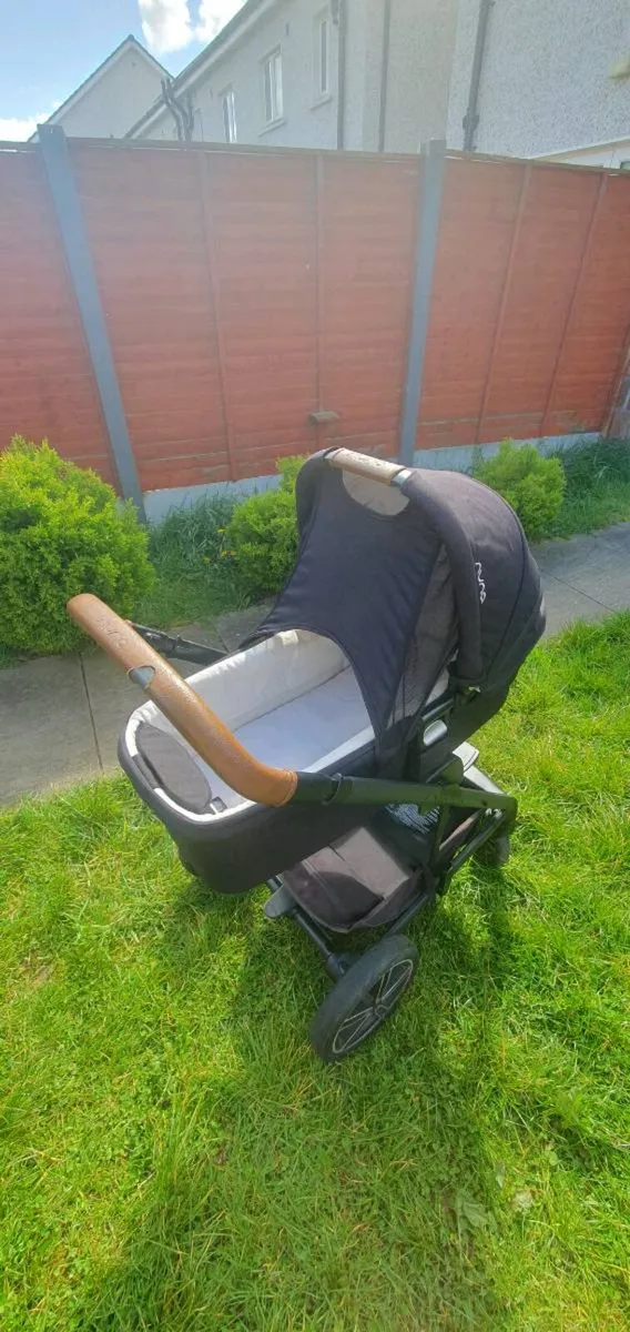 Nuna Mixx 3in1 Bundle Pushchair - Image 2