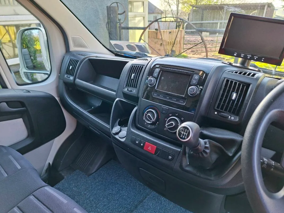 Horse Lorry - Image 2