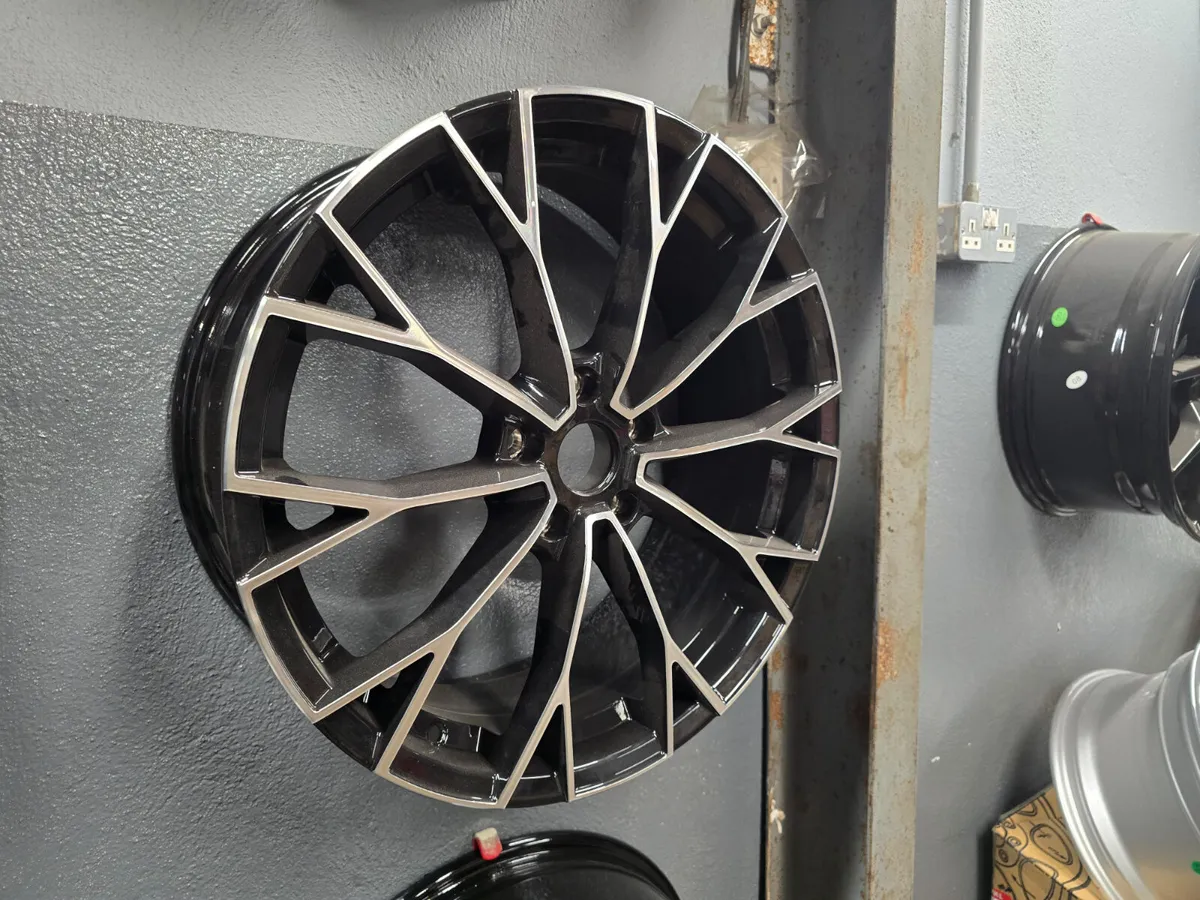 **Special** 19" VW Warmenua Style