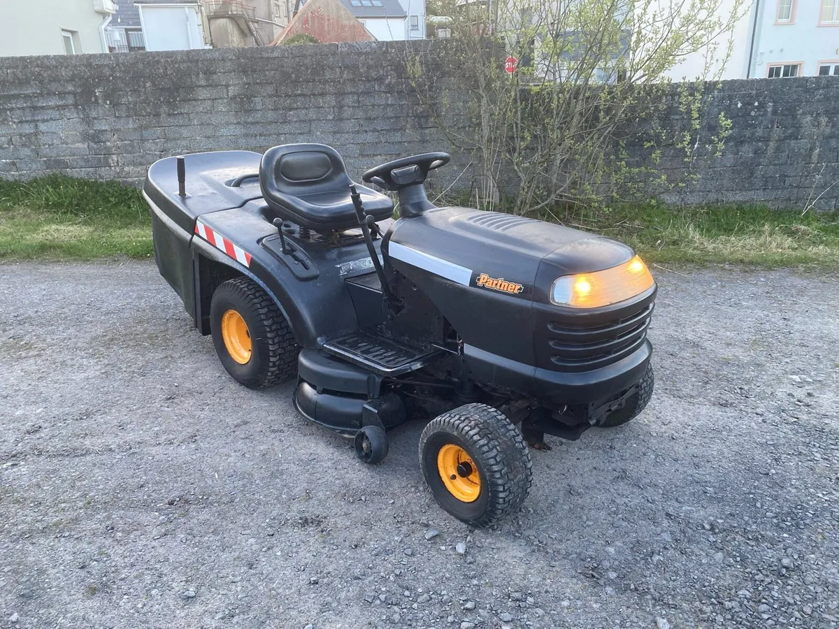 Partner ride on mower - Image 1