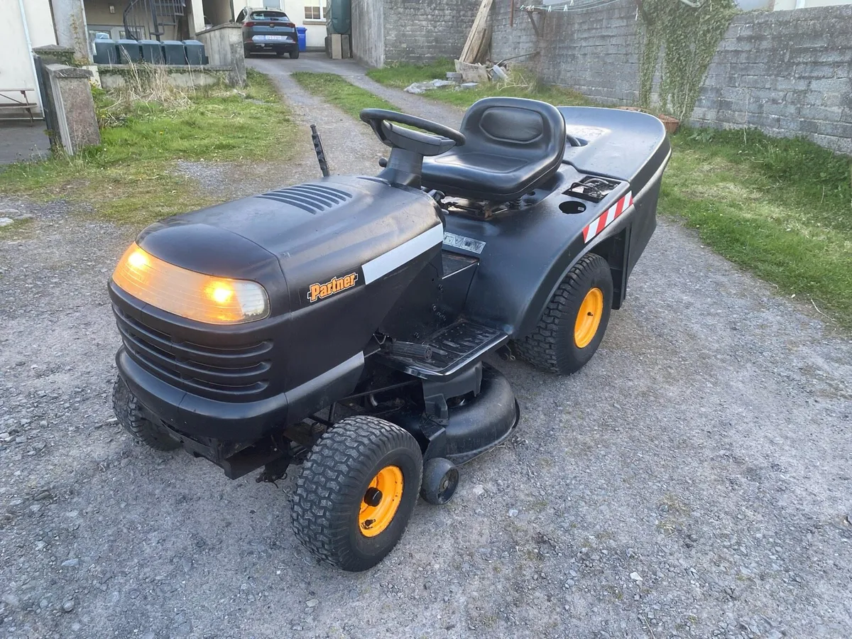 Partner ride on mower - Image 2