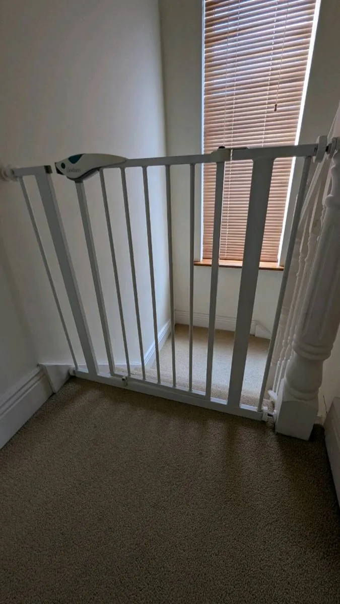Lindam Baby / Pet Stair Gate, Fits 75 - 85cm - Image 3