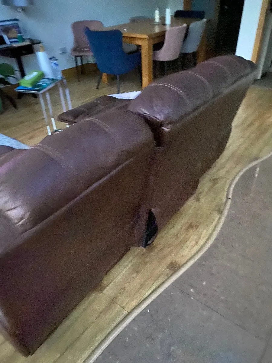 Brown leather 3seater recliner - Image 2