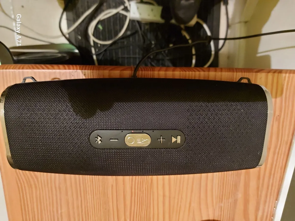 S5000 Bluetooth Speaker in excellent condition - Image 1