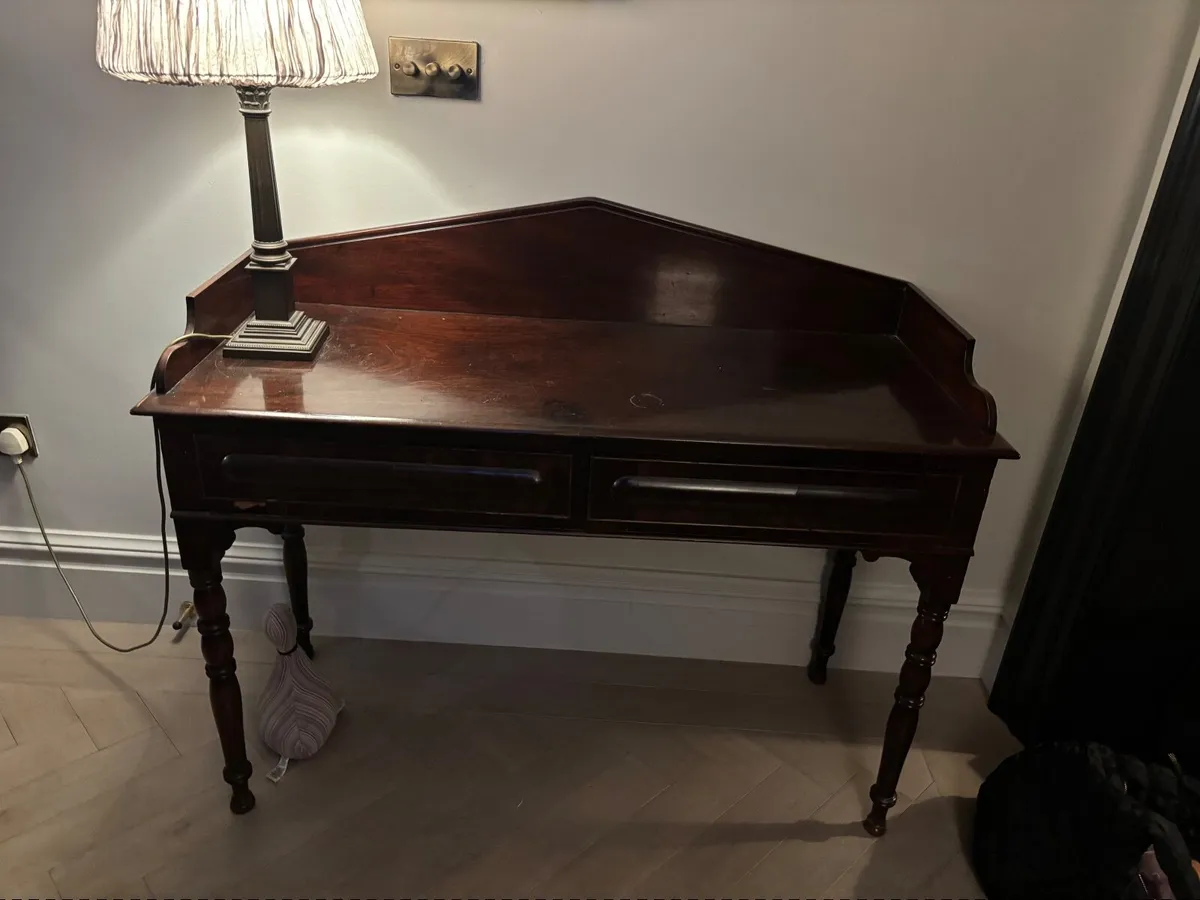 Georgian style mahogany writing desk - Image 1