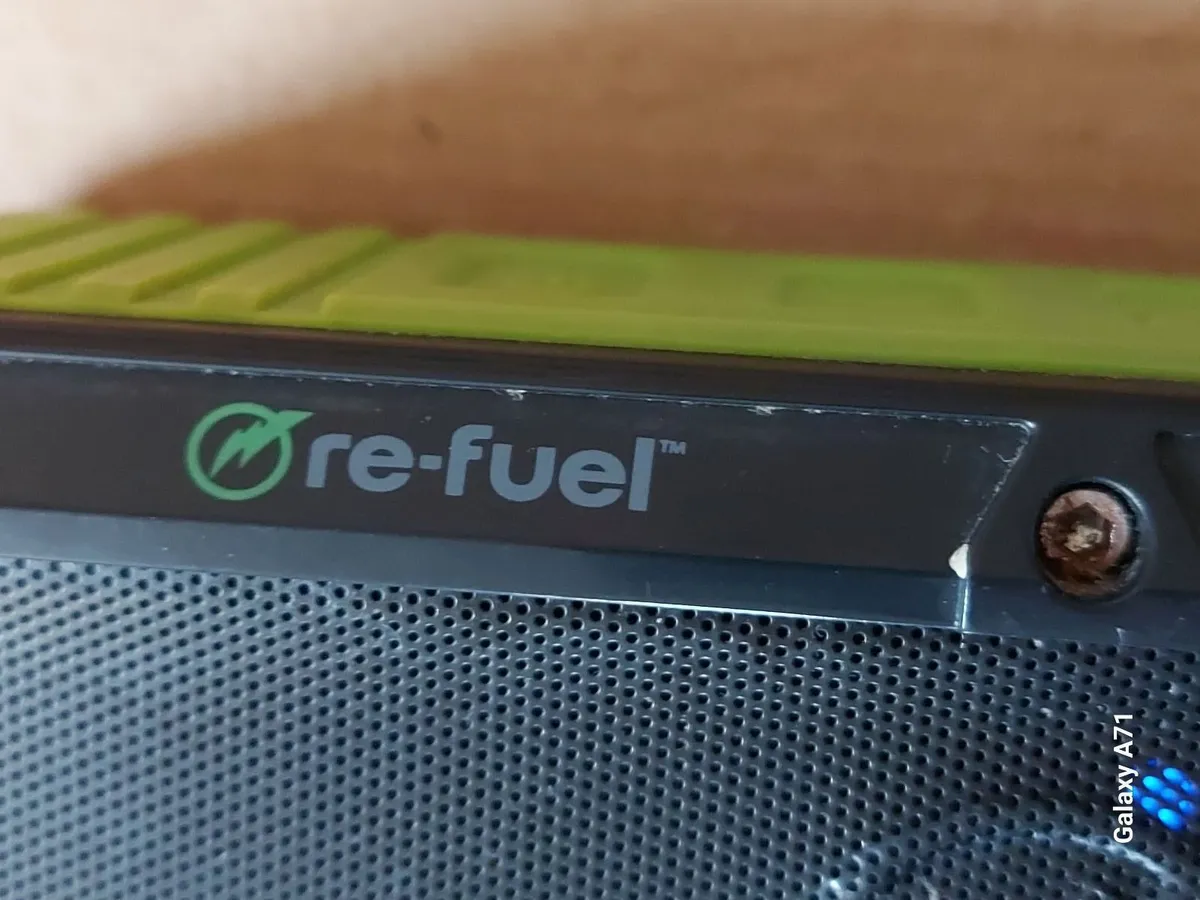 REFUEL wireless Bluetooth Speaker Green - Image 3