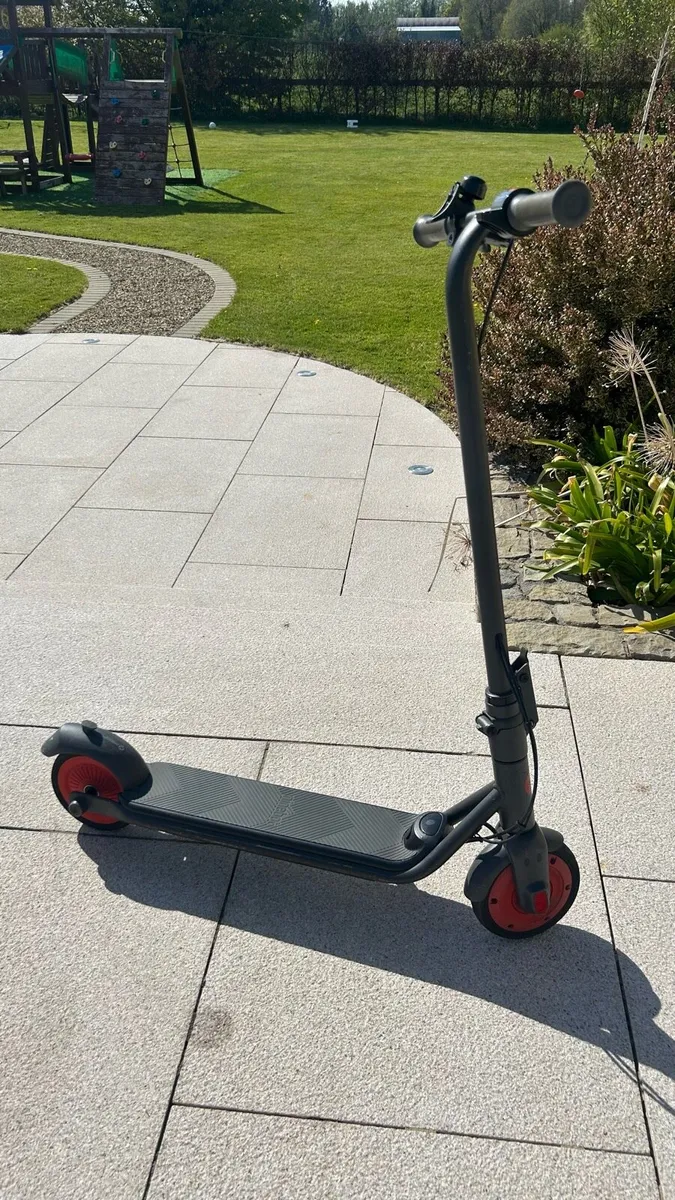 Segway Ninebot Zing E20 Electric Scooter - Image 1