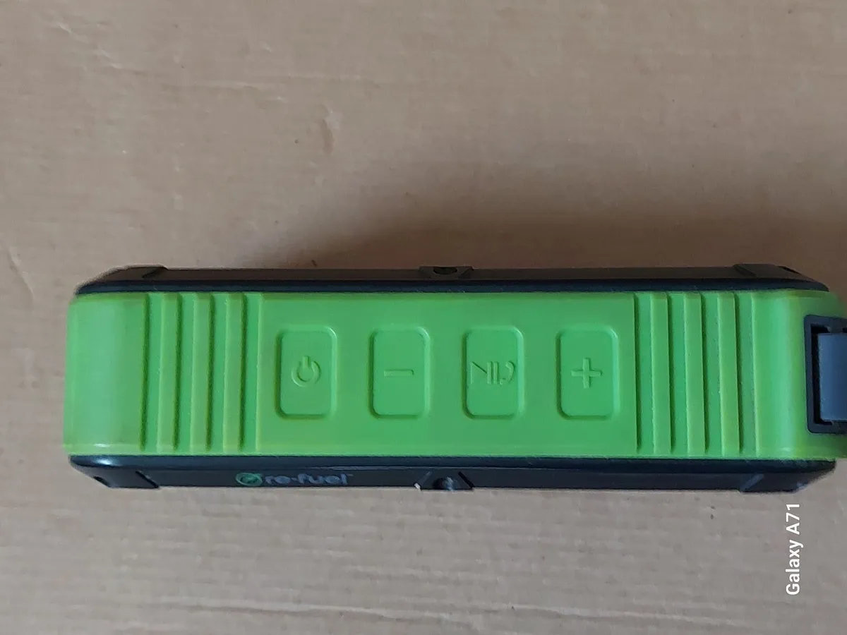 REFUEL wireless Bluetooth Speaker Green - Image 1