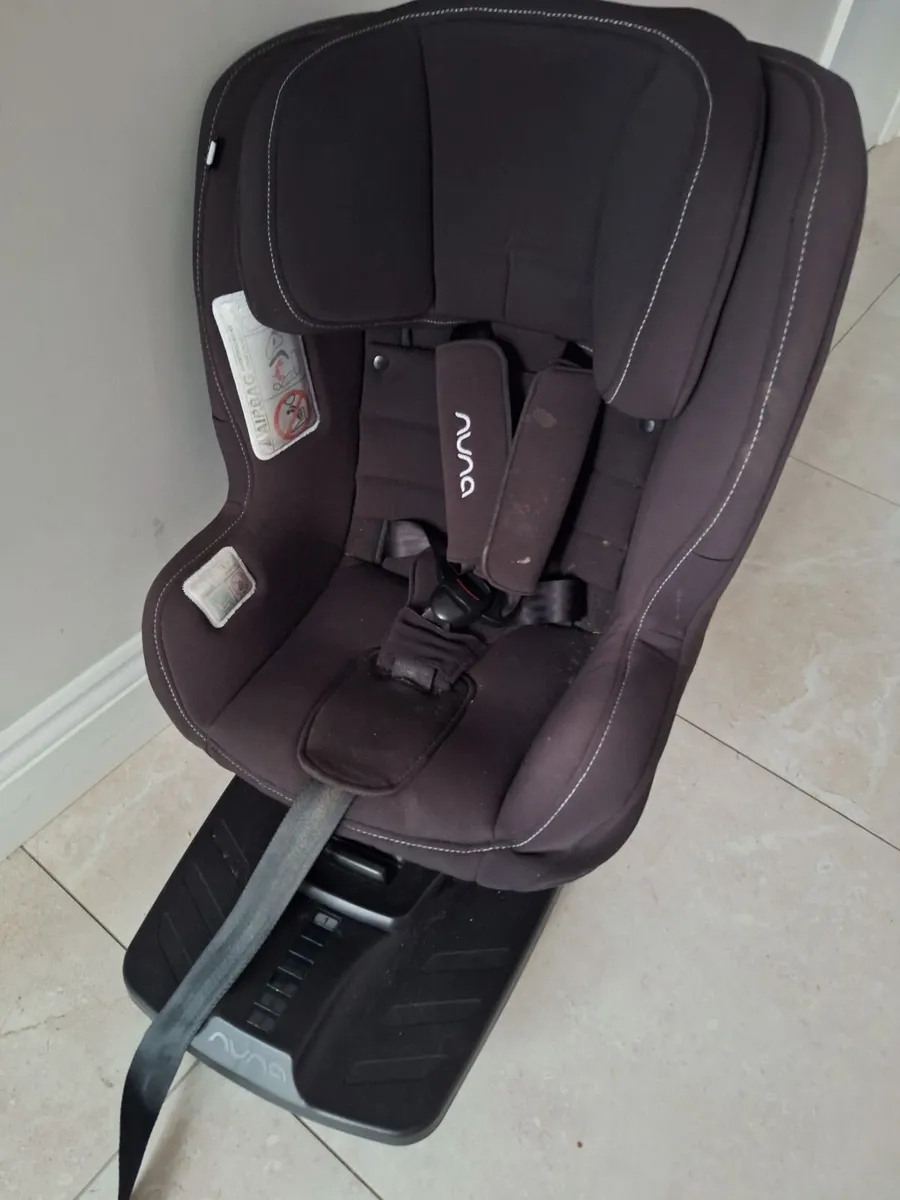 Nuna 360 rotating isofix car seat - used - Image 2