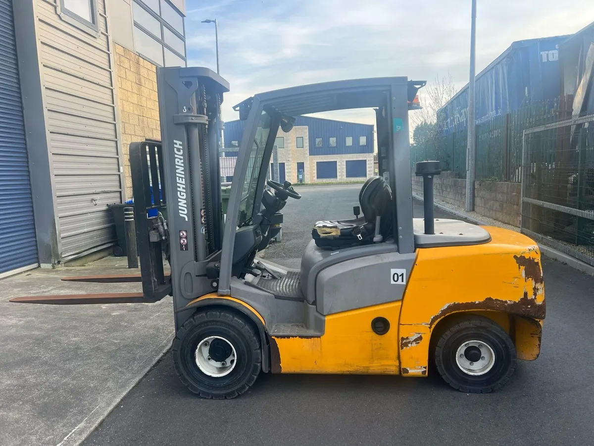 Fork lift 3 ton - Image 3