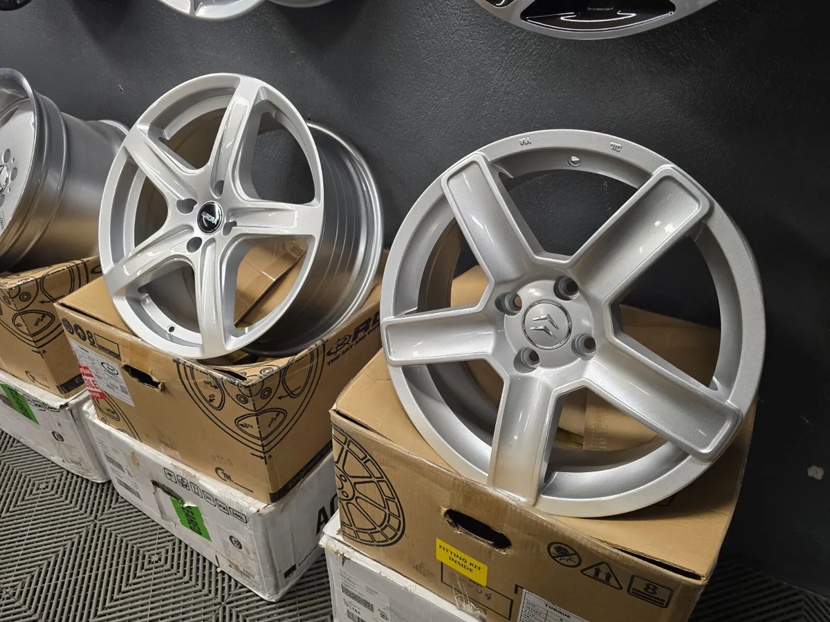 **Special** 17" Peugeot Vortex Style Alloys