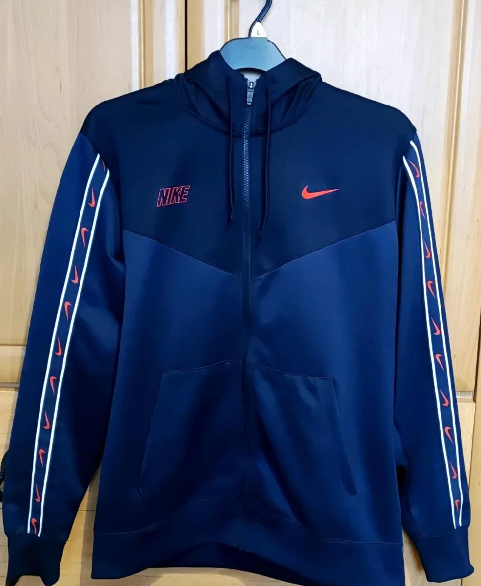 Nike top L - Image 1