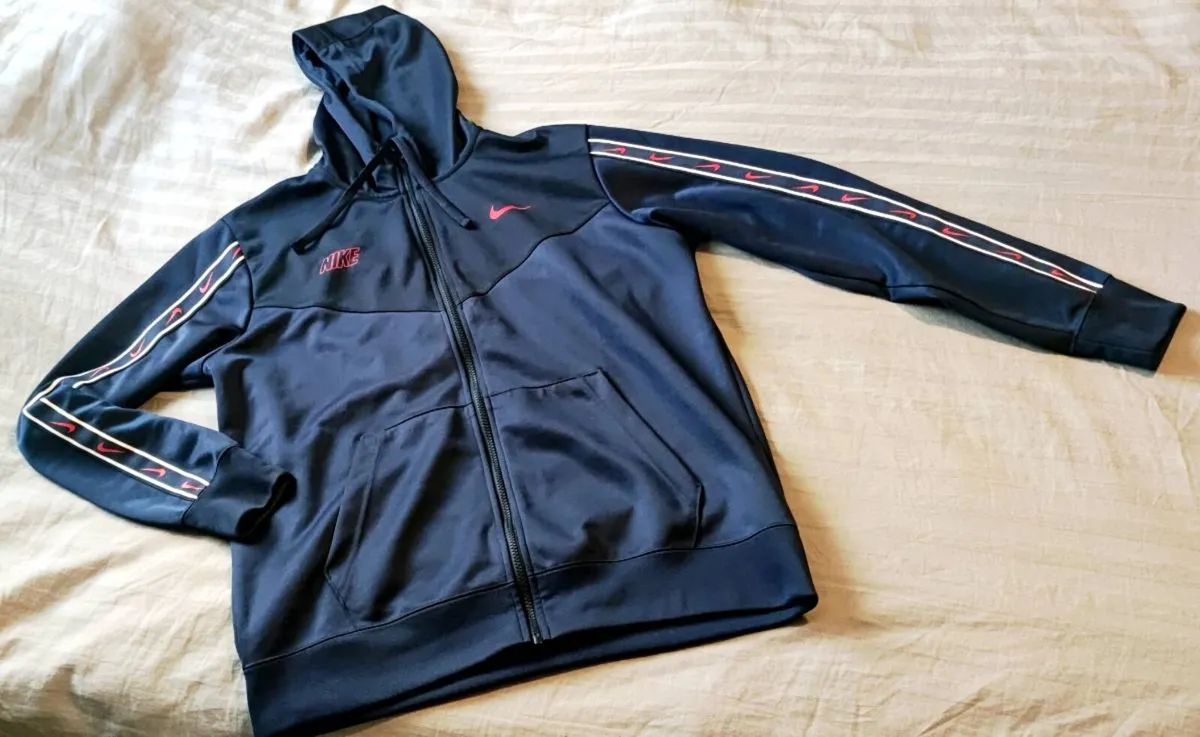 Nike top L - Image 2