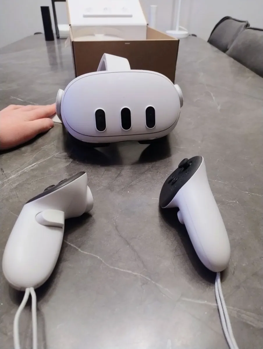 Meta Quest 3 - Image 1