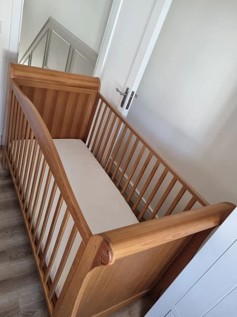 Sleigh cot bed - Image 3