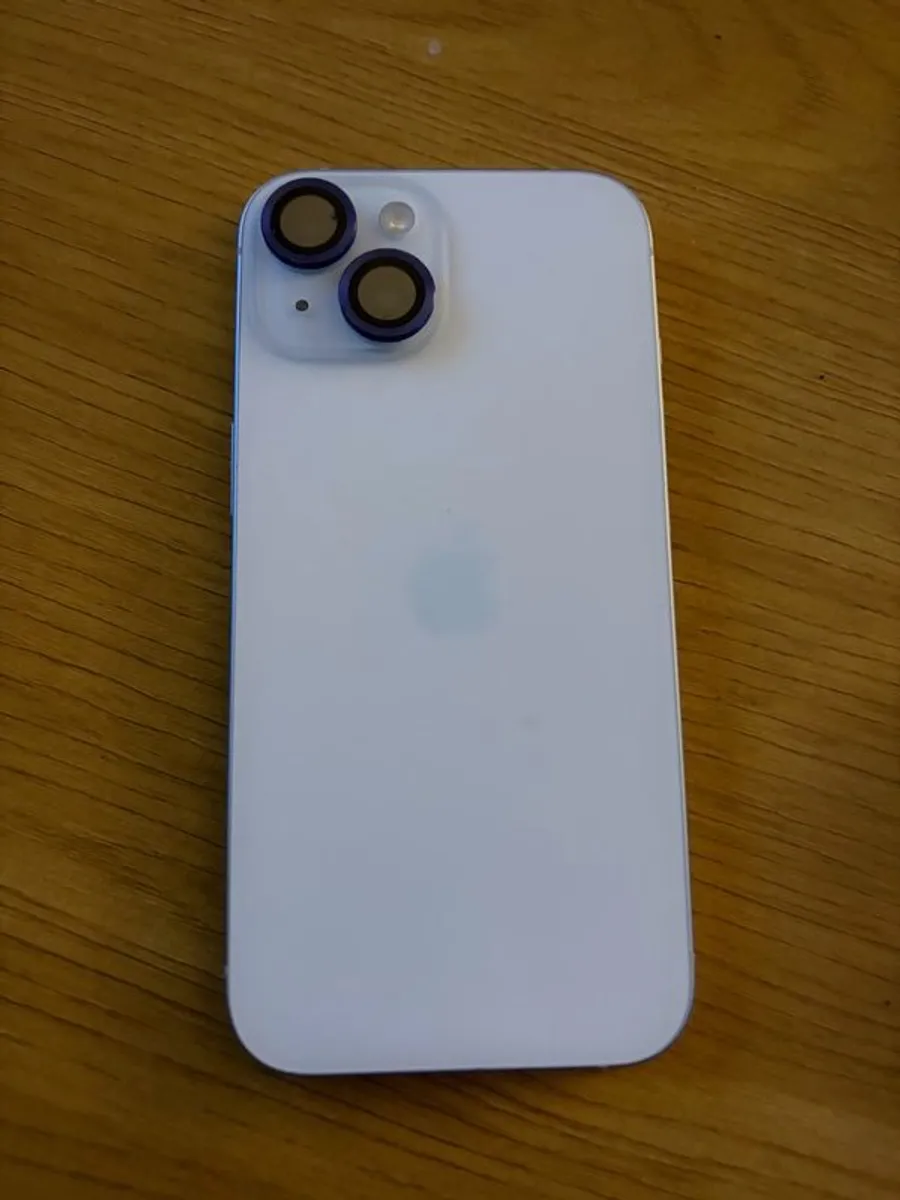 iPhone 15 - Image 1