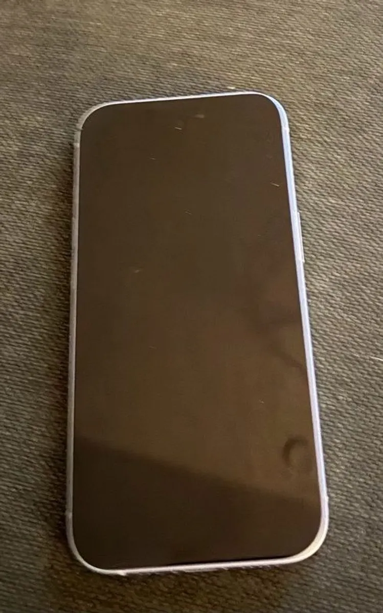 iPhone 15 - Image 2