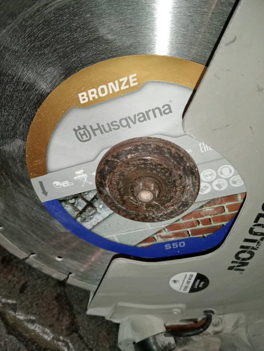 Evolution R300 DCT 2400w with 12" diamond blade - Image 3