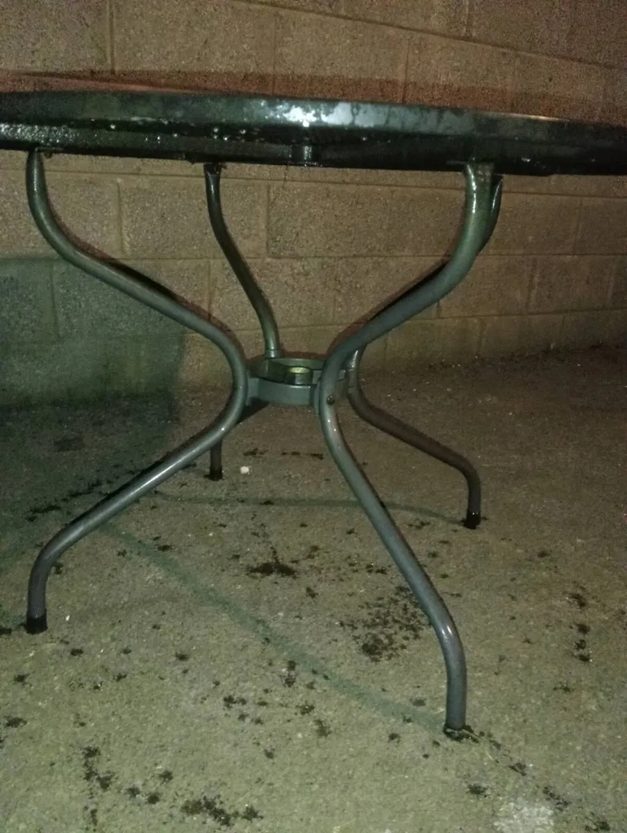 Mesh round garden table - Image 2