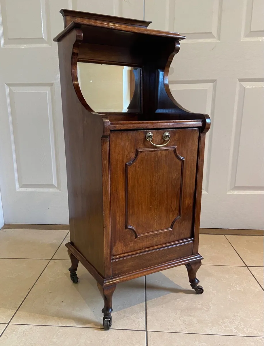 Victorian Walnut bedside table - Image 3