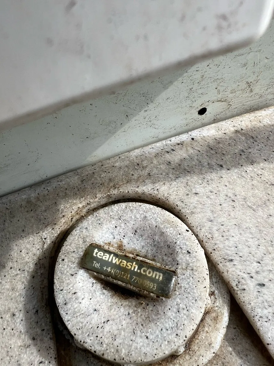 Mobile  Hand washing station work bench - Image 4