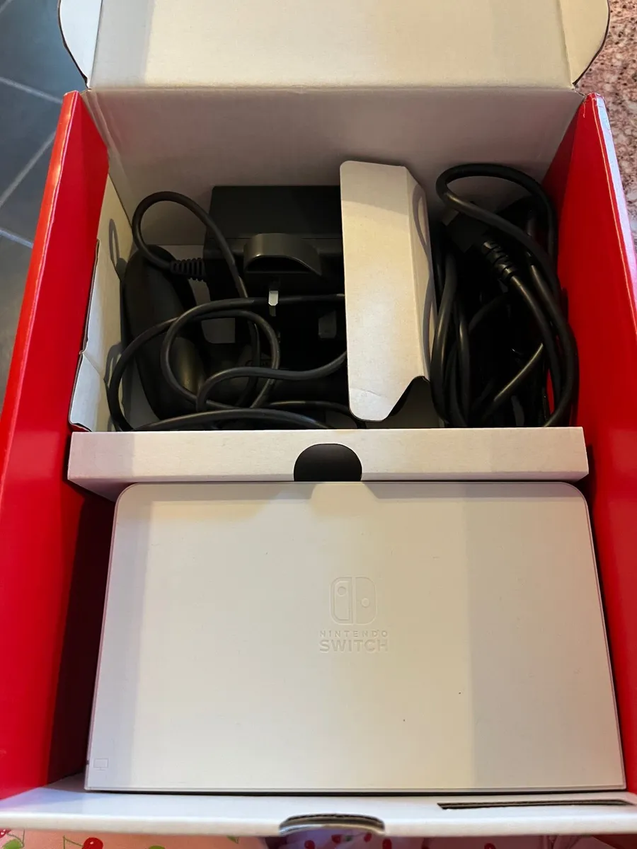 Nintendo switch oled - Image 2