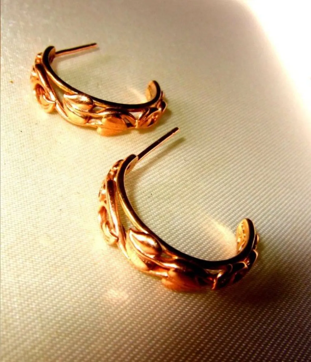 Vintage Hallmarked 9ct Gold Hoop Earrings - Image 4