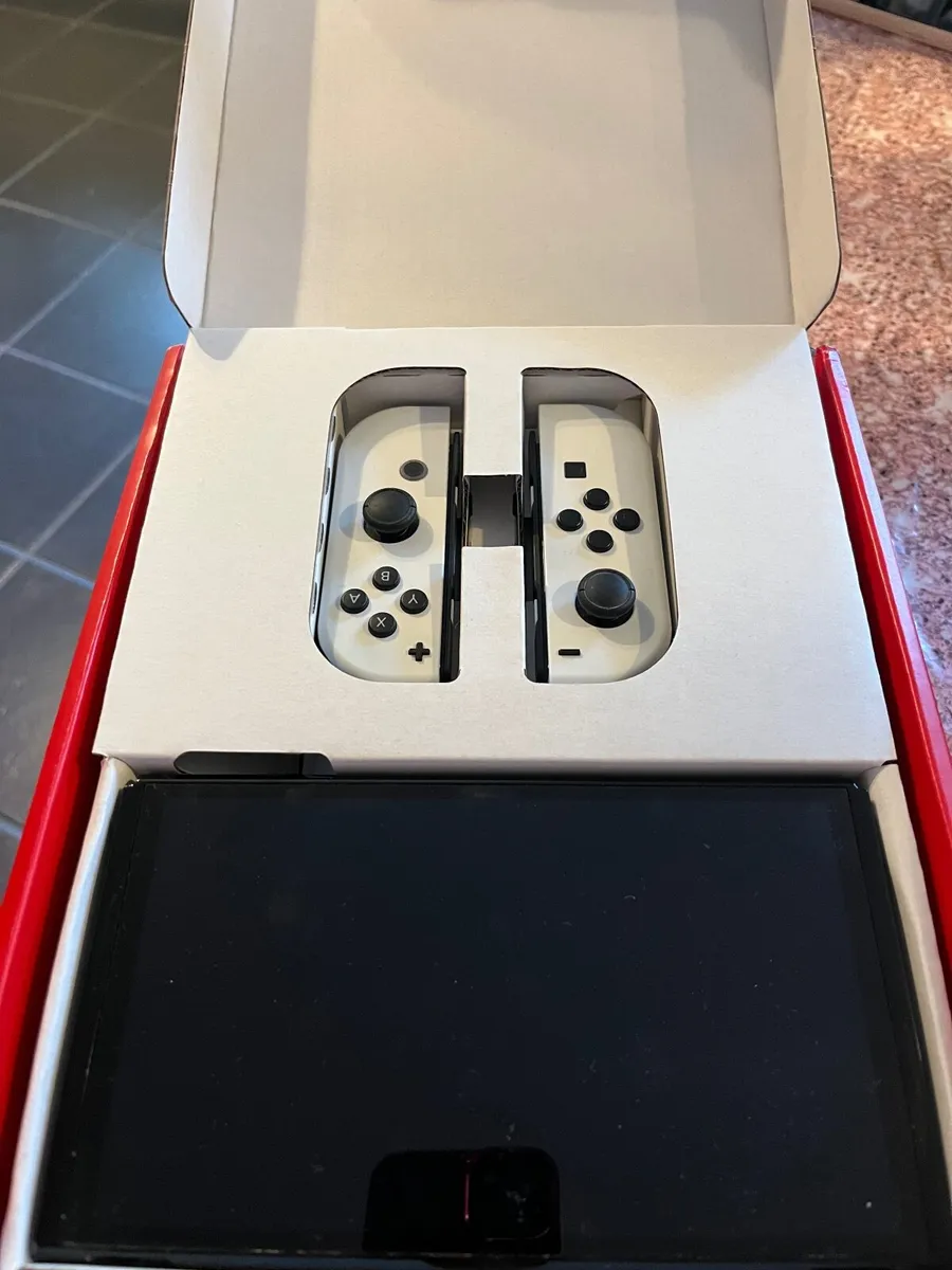Nintendo switch oled - Image 3