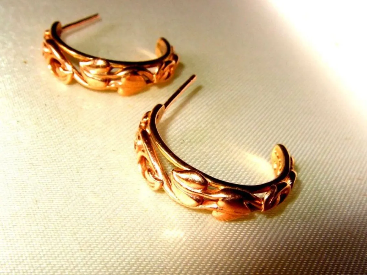 Vintage Hallmarked 9ct Gold Hoop Earrings - Image 1